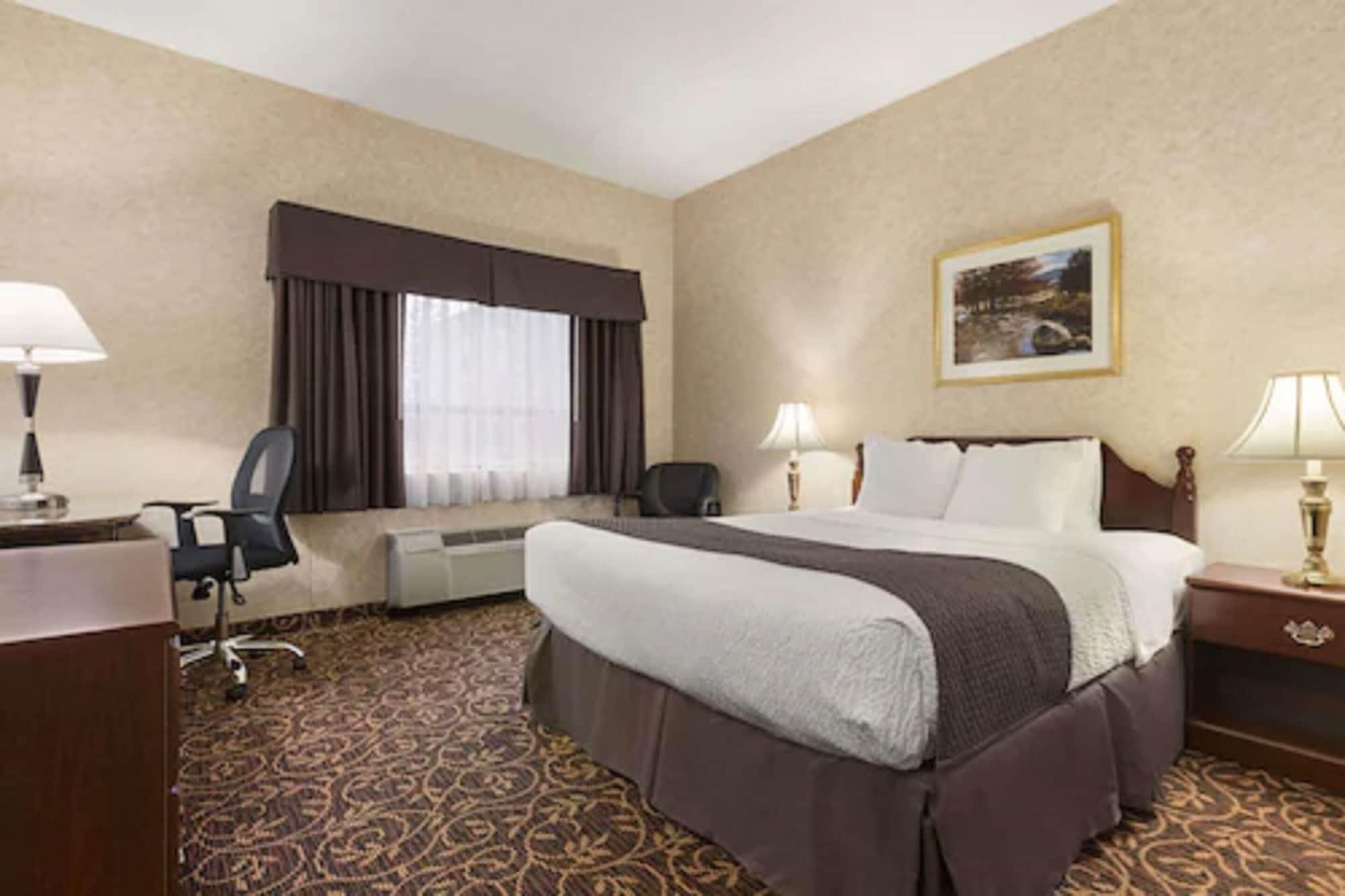 Days Inn By Wyndham Toronto East Lakeview Esterno foto