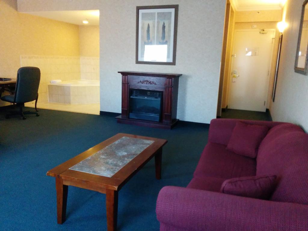Days Inn By Wyndham Toronto East Lakeview Esterno foto